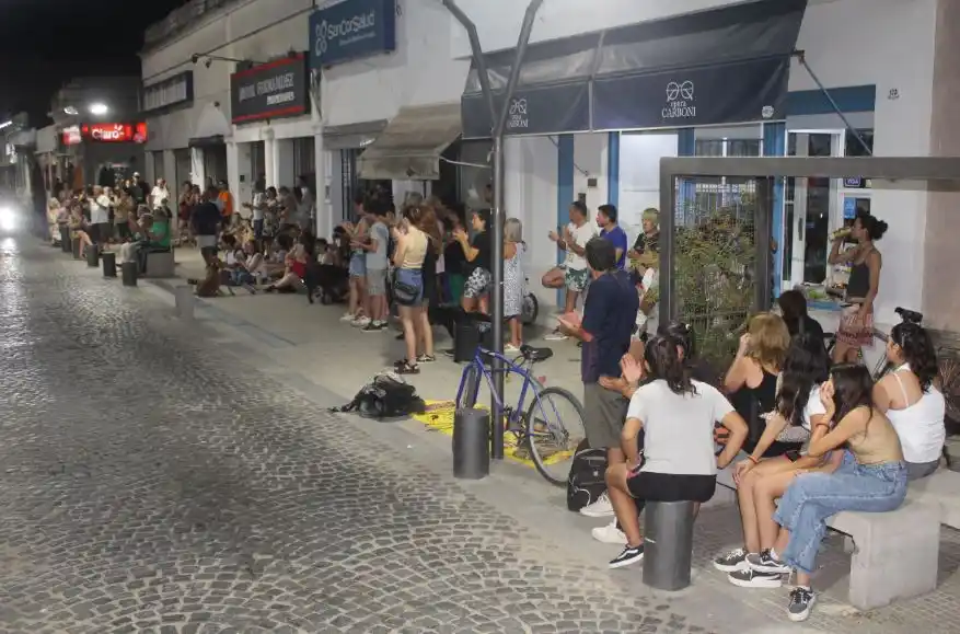 Artistas locales siguen en pie de lucha contra el DNU