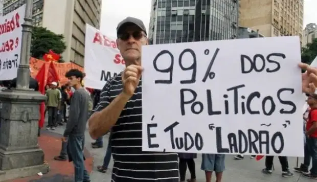 Corrupción no es sinónimo de democracia