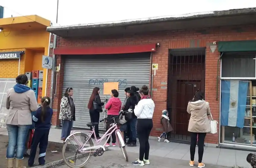 Devolverán el dinero a los estafados por el falso local de cobros