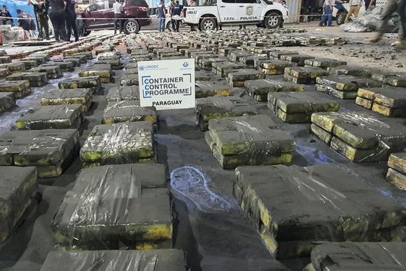 Incautaron una embarcación con más de media tonelada de droga