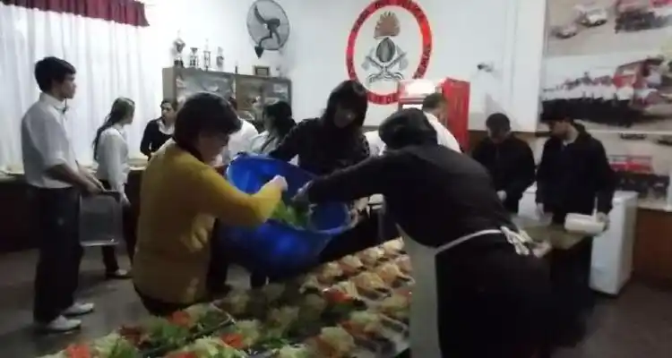 Cena y baile en Bomberos