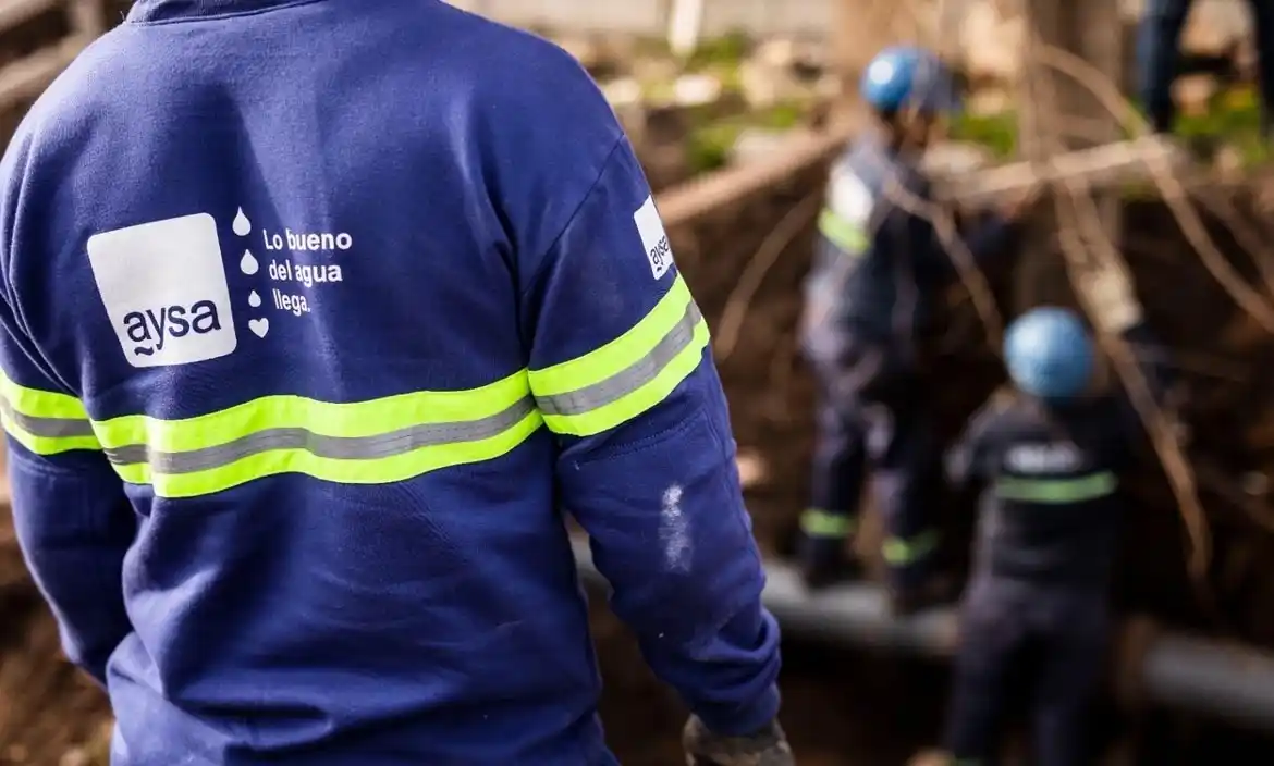 Crecen las quejas por fallas en el servicio de agua potable de AySA