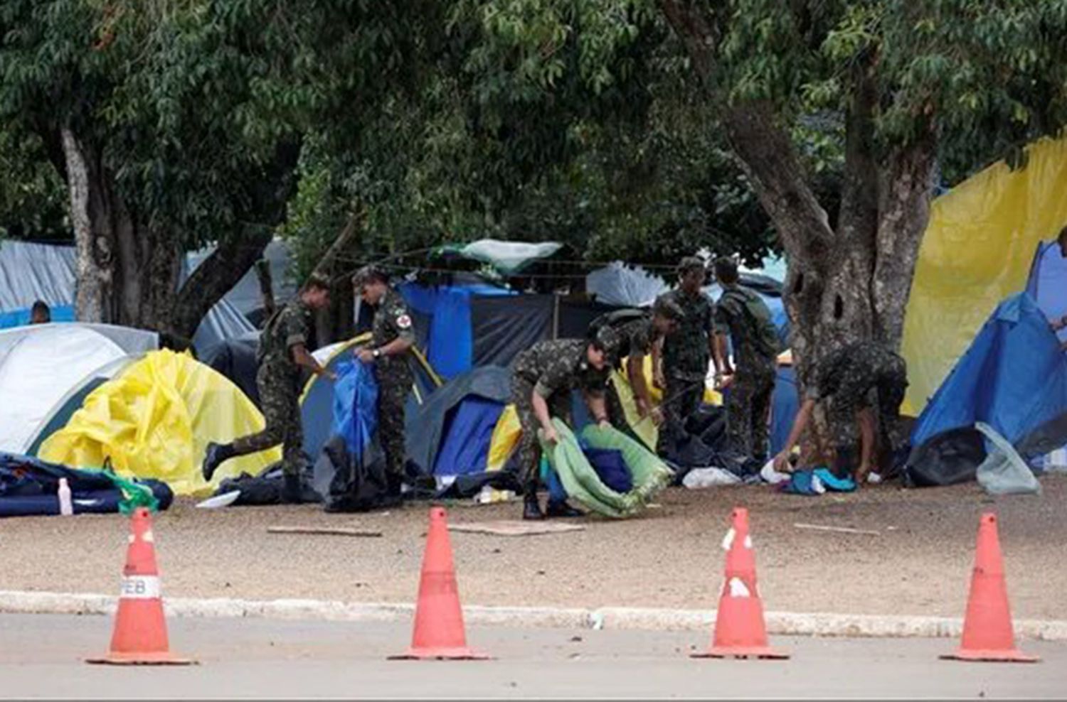 El Ejército de Brasil detiene a 1200 militantes bolsonaristas