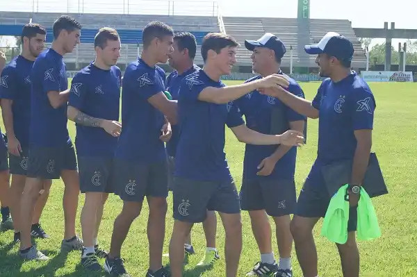 Norberto Acosta dirigió su primera práctica en Gimnasia