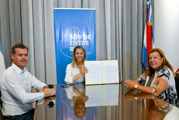 Stratta y Piaggio firmaron el convenio para la reparación del acceso norte a Gualeguaychú 