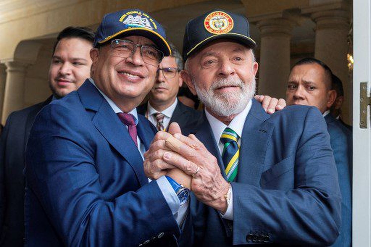 Lula y Petro discuten «plebiscito» como salida democrática en Venezuela (Video)