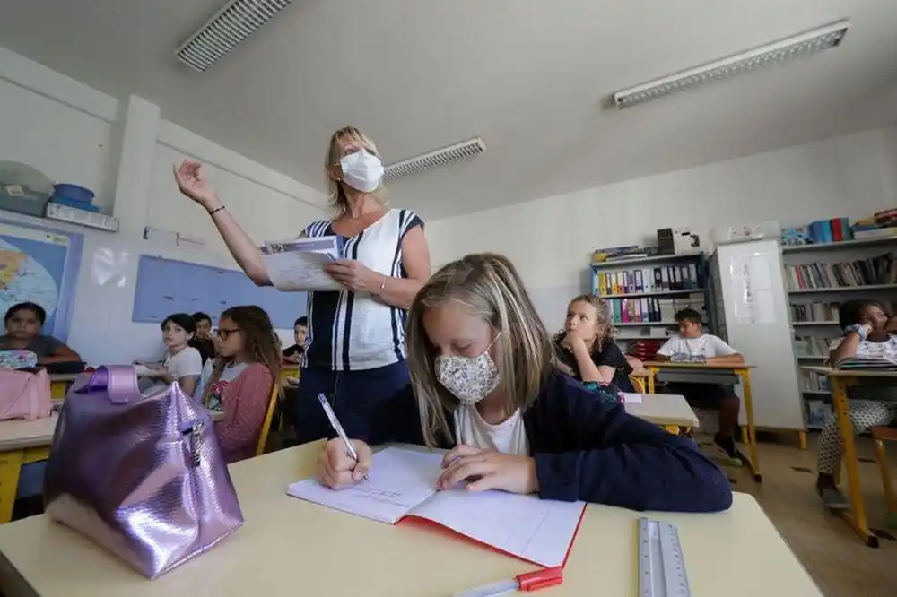 Millones de niños retomaron las clases presenciales en el mundo