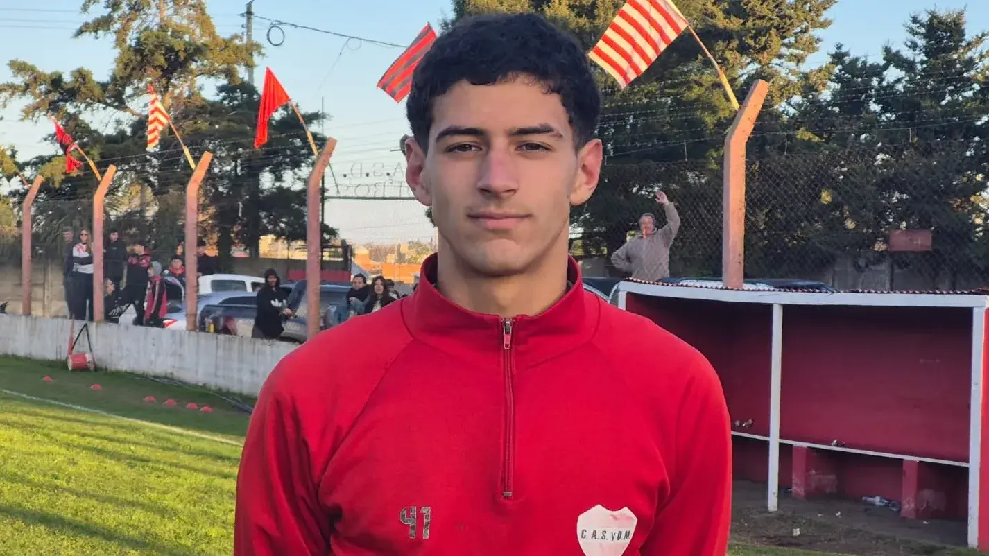 Marcos Perna, la figura de Mataderos en el triunfo ante Villa Díaz Vélez