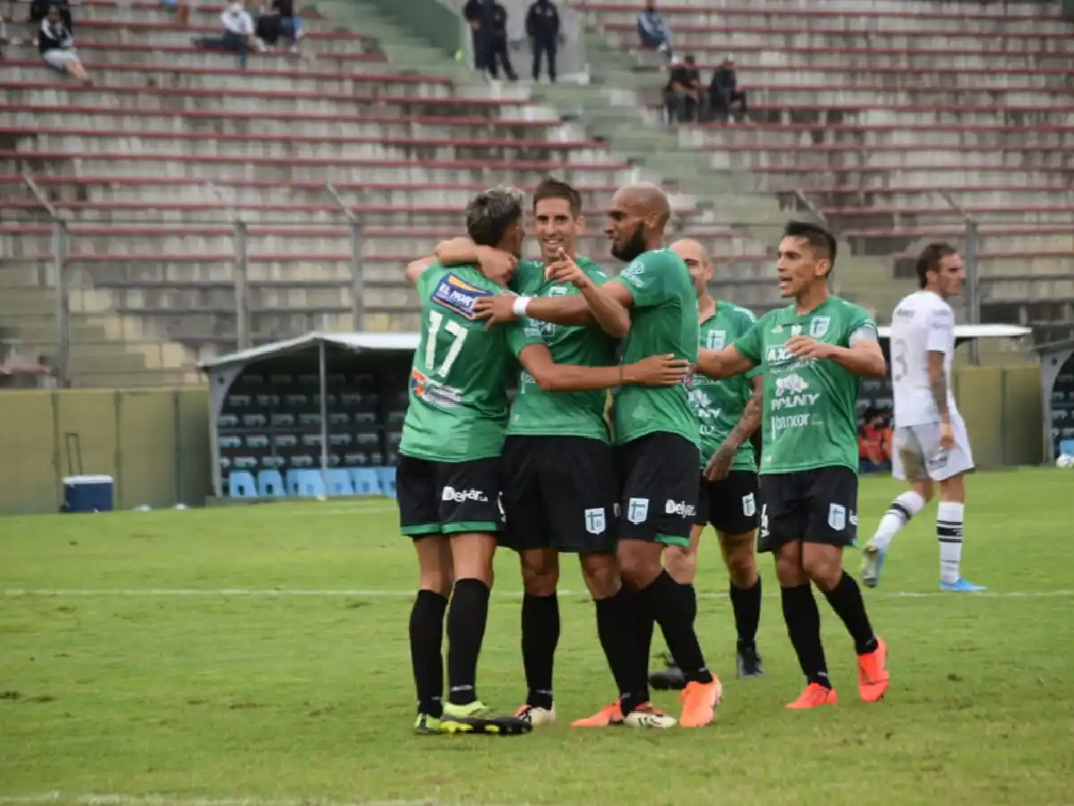 “Los chicos dejan el alma por los colores”