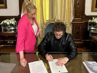 Nación vetó oficialmente las leyes de aumento a jubilados y emergencia en discapacidad