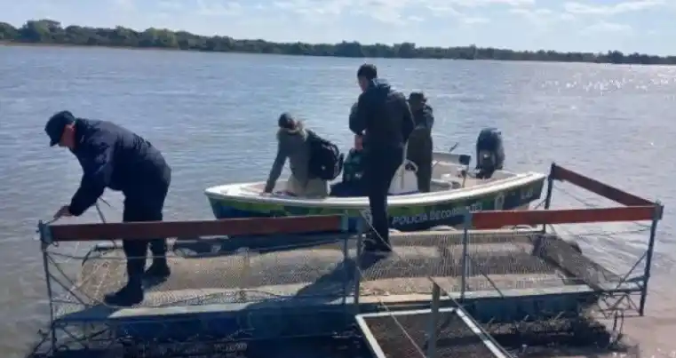 Buscan a dos pescadores en el paraná - 1