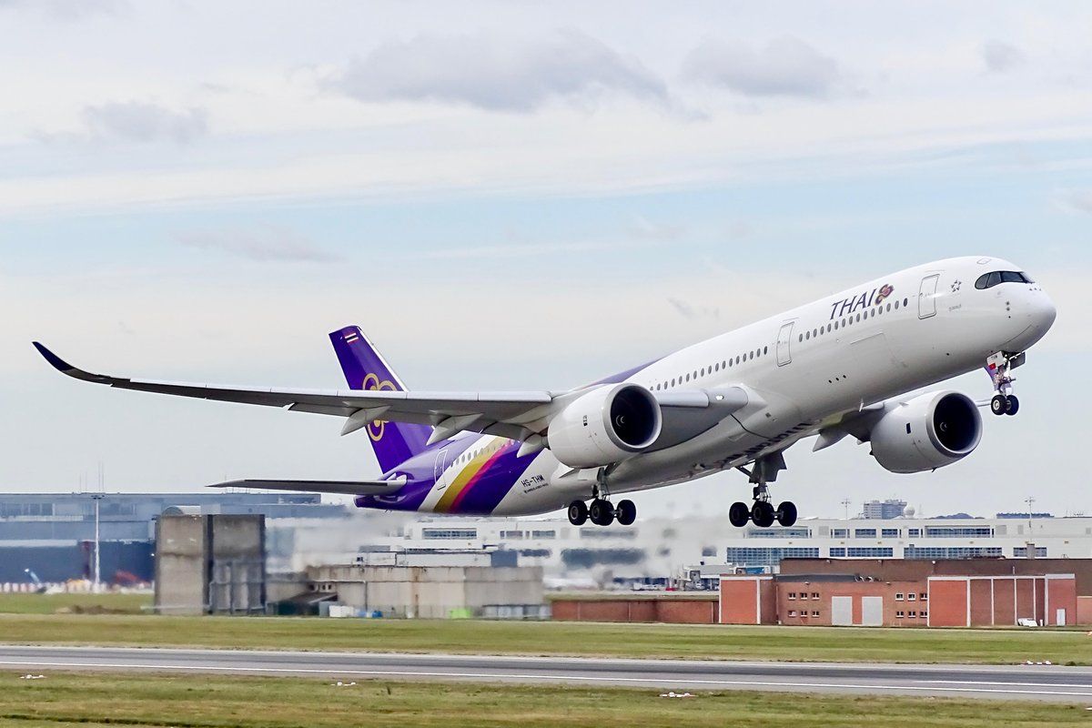 Thai Airways negocia con Airbus y Boeing la compra de treinta aviones de fuselaje ancho