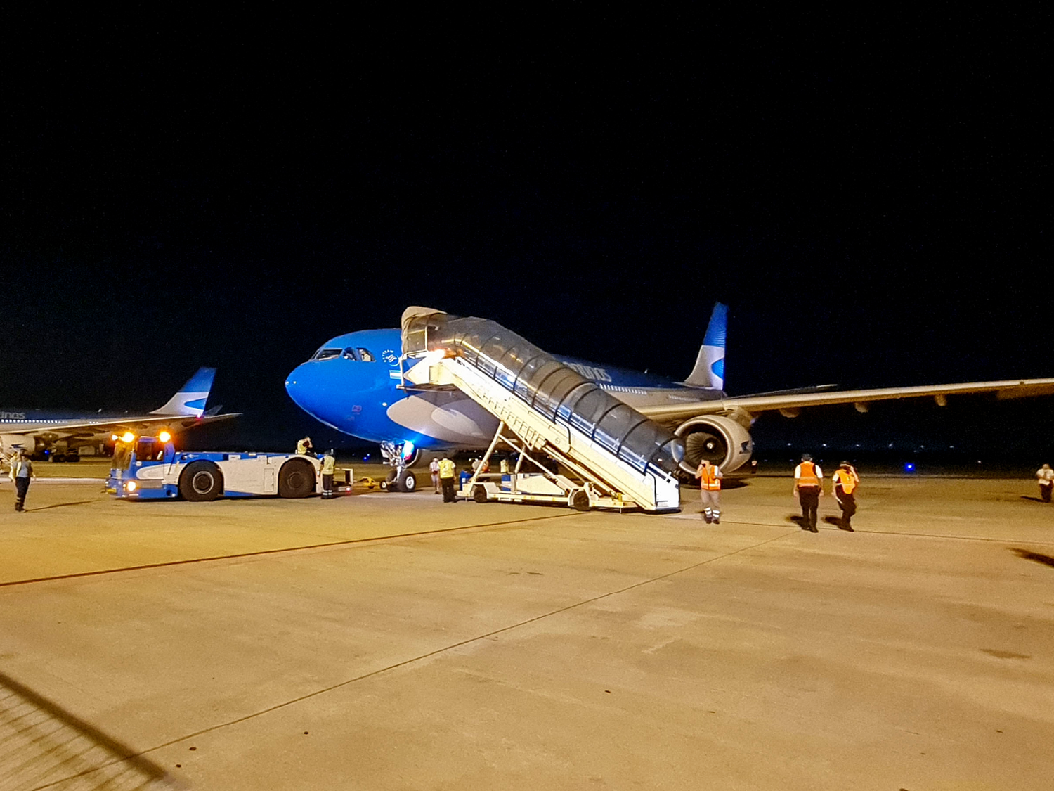 Los dos vuelos de Aerolíneas Argentinas están en Moscú en busca de otro lote de vacunas
