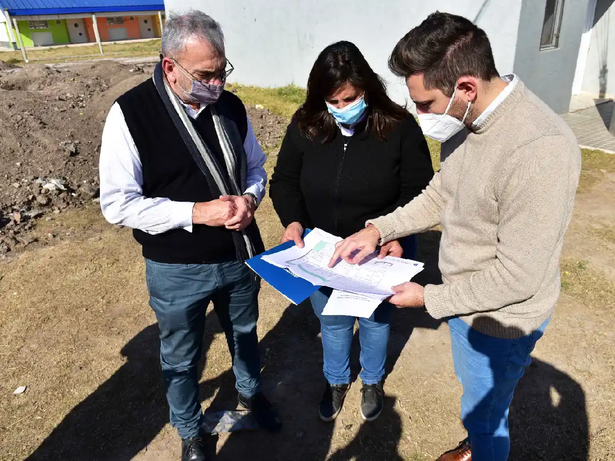 Josefina: funcionarios provinciales y Sicardi recorrieron el terreno del nuevo dispensario 