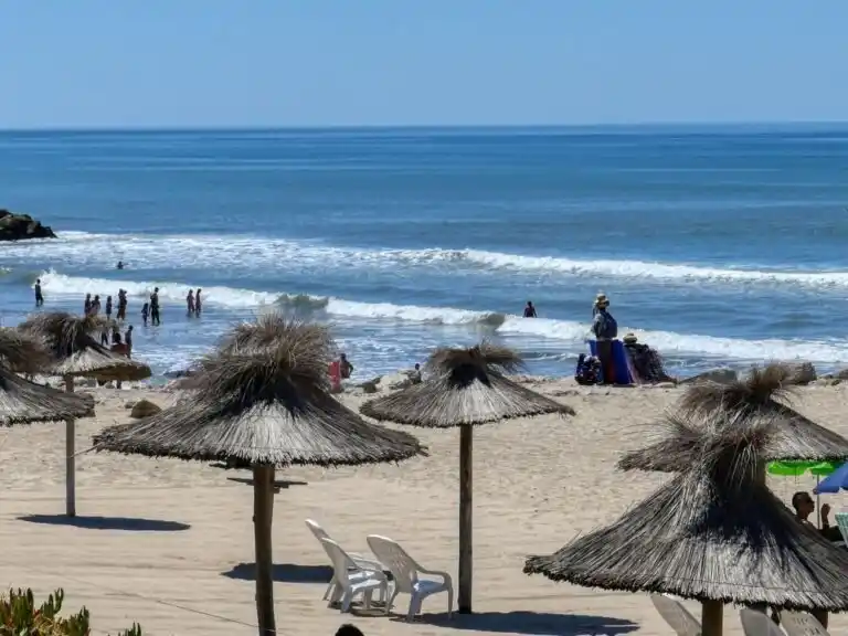 Una ola gigante sorprendió a turistas en Santa Clara del Mar: un muerto y al menos 35 heridos