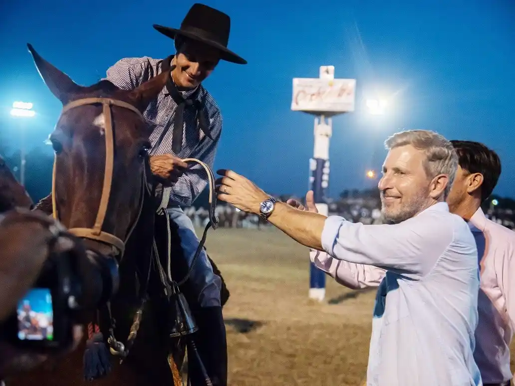 Frigerio acompañó el Festival Nacional de Jineteada y Folclore