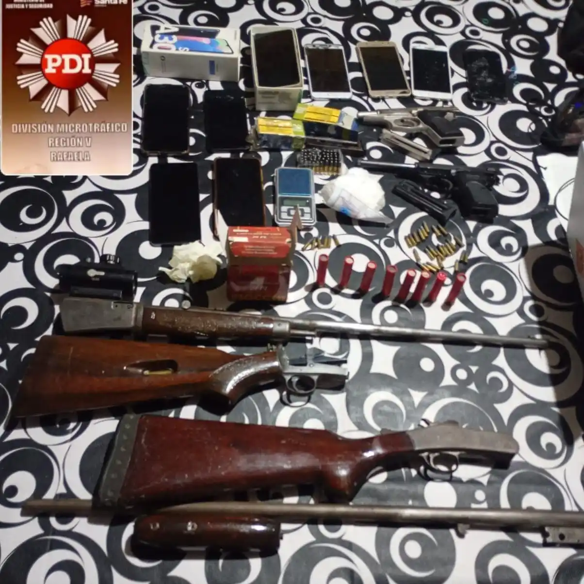 Detuvieron a una mujer por microtráfico y tenencia de armas tras un allanamiento - 3