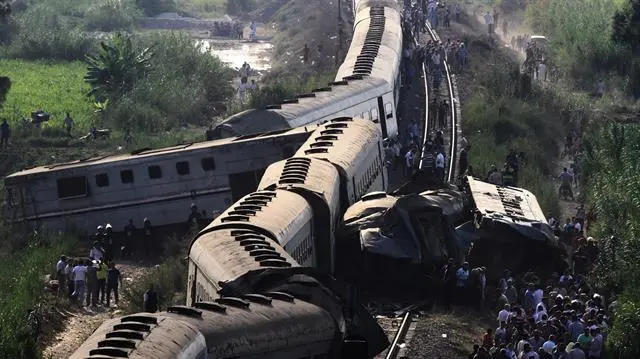 Al menos 49 muertos en un accidente ferroviario en Egipto