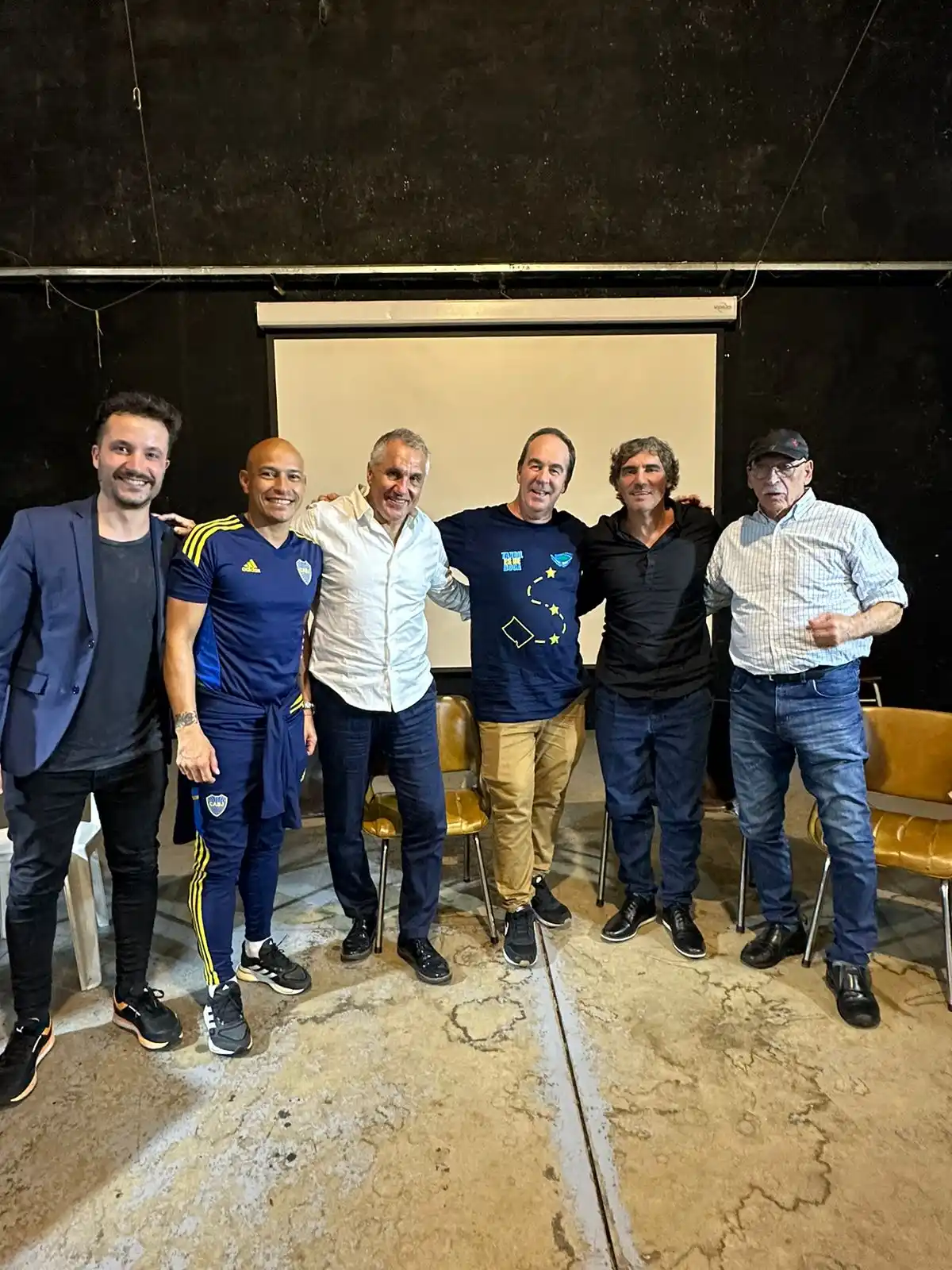El periodista partidario Julio Pavoni, Clemente Rodríguez, Márcico, Sergio Grutzky (presidente de la peña), “Manteca” Martínez y “Tano” Pernía.