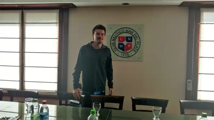 Guillermo Coria pasó por el Club Náutico. 