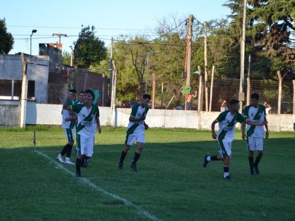 Fútbol local: Banfield venció a Alsina y se metió en la final de la liguilla