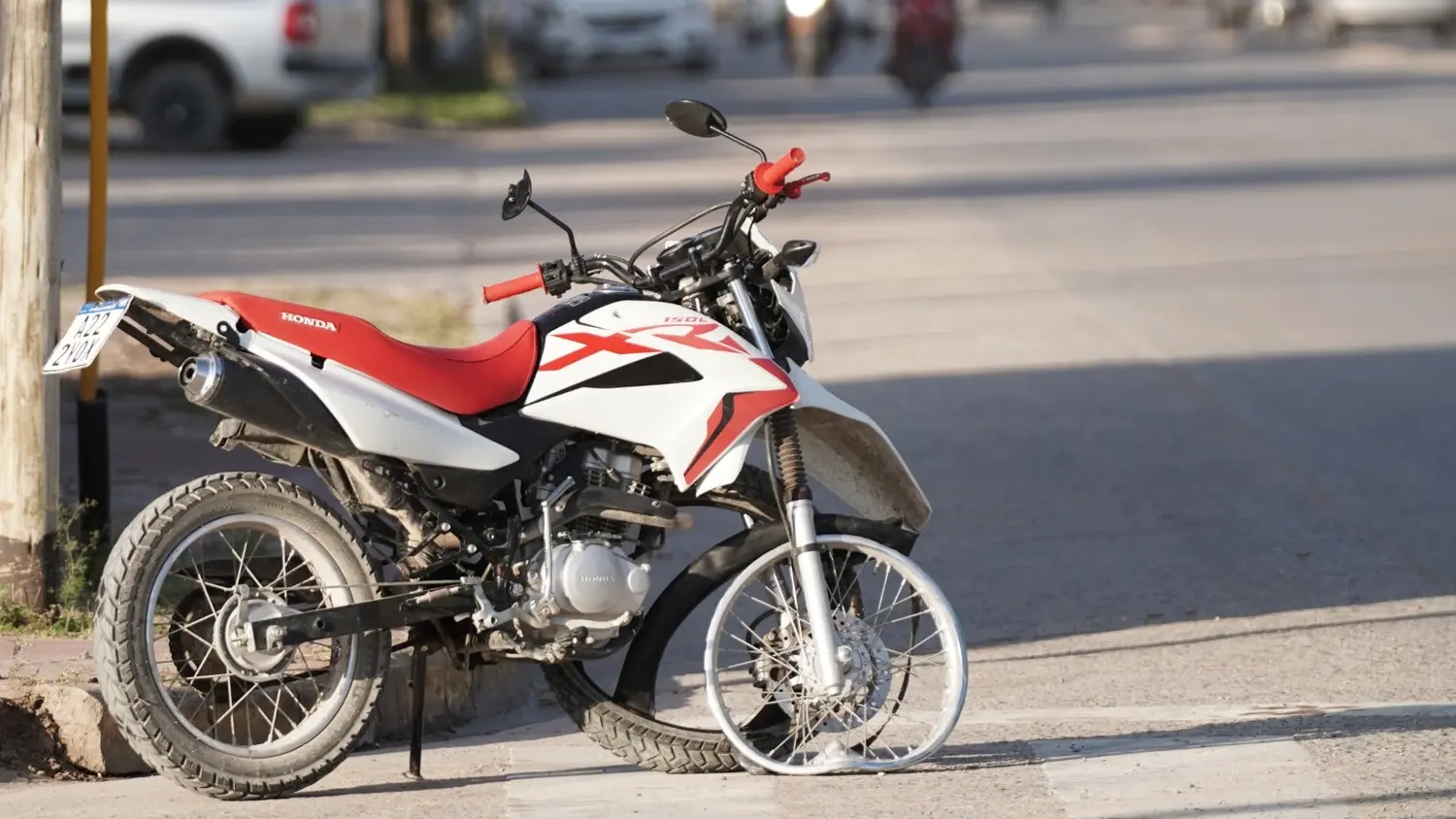 Daños de importancia registró la Honda XR tras la fuerte colisión en avenida Campos y calle 523