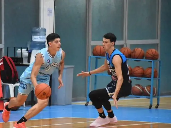 Racing se impuso en San Cristóbal e igualó la serie ante la Crema rafaelina.Foto:Prensa AR