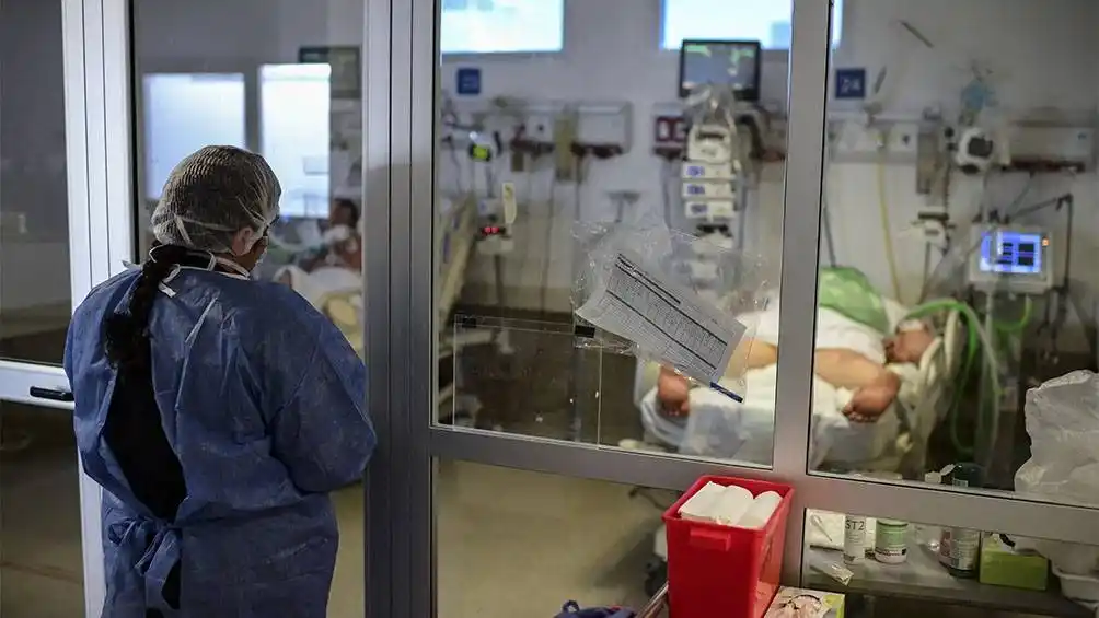 Otros 300 muertos y 8.172 nuevos contagios de coronavirus en Argentina