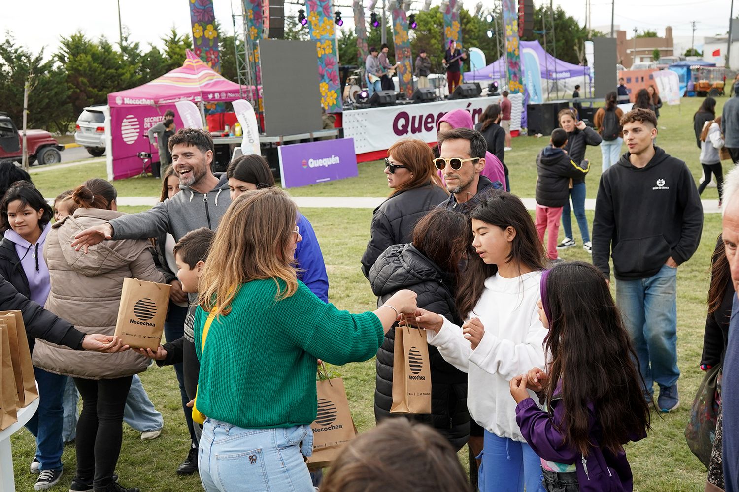En la Plaza 3 de Agosto. Hubo actividades recreativas, pero se postergaron los espectáculos