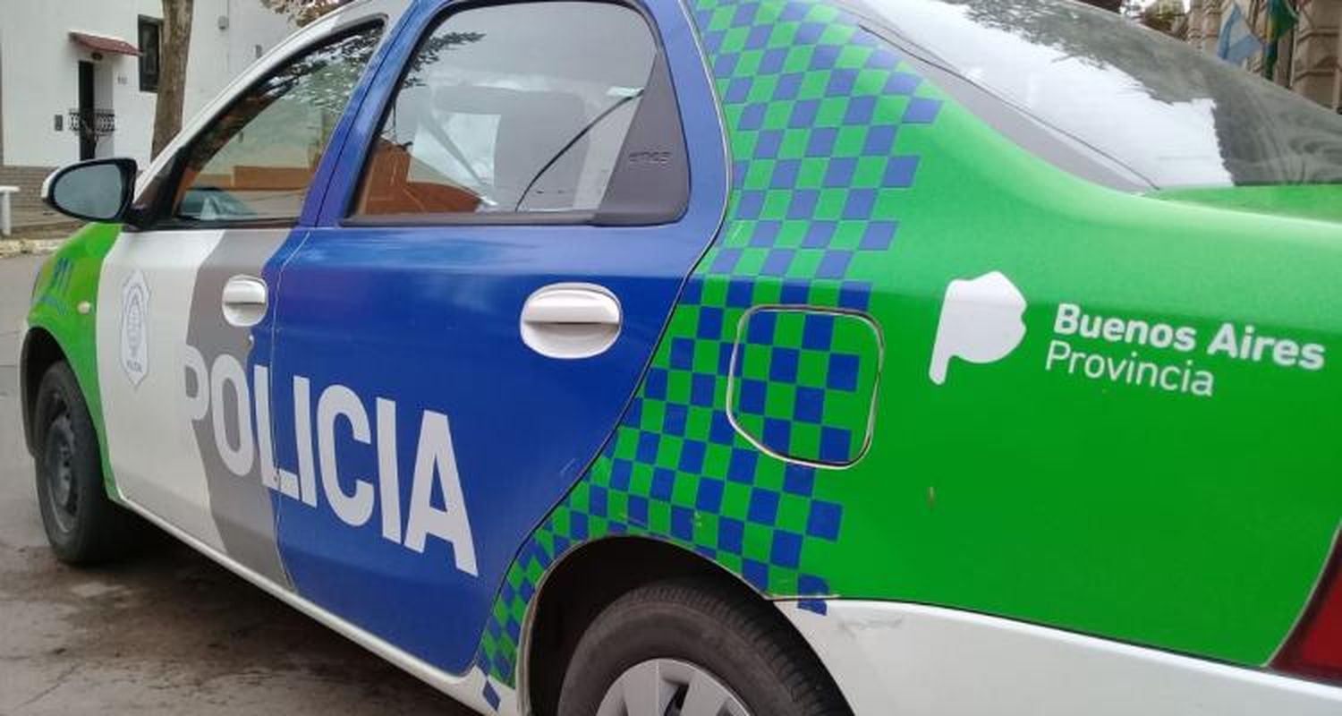 Un motociclista intentó escapar de un control policial y atropelló a un efectivo