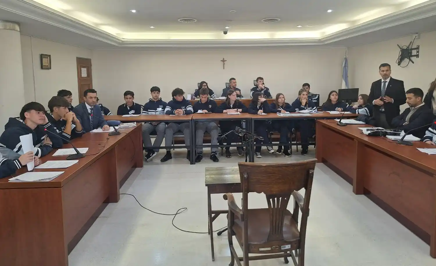 Justicia y participación. Alumnos representaron un juicio con jurados en los tribunales locales.