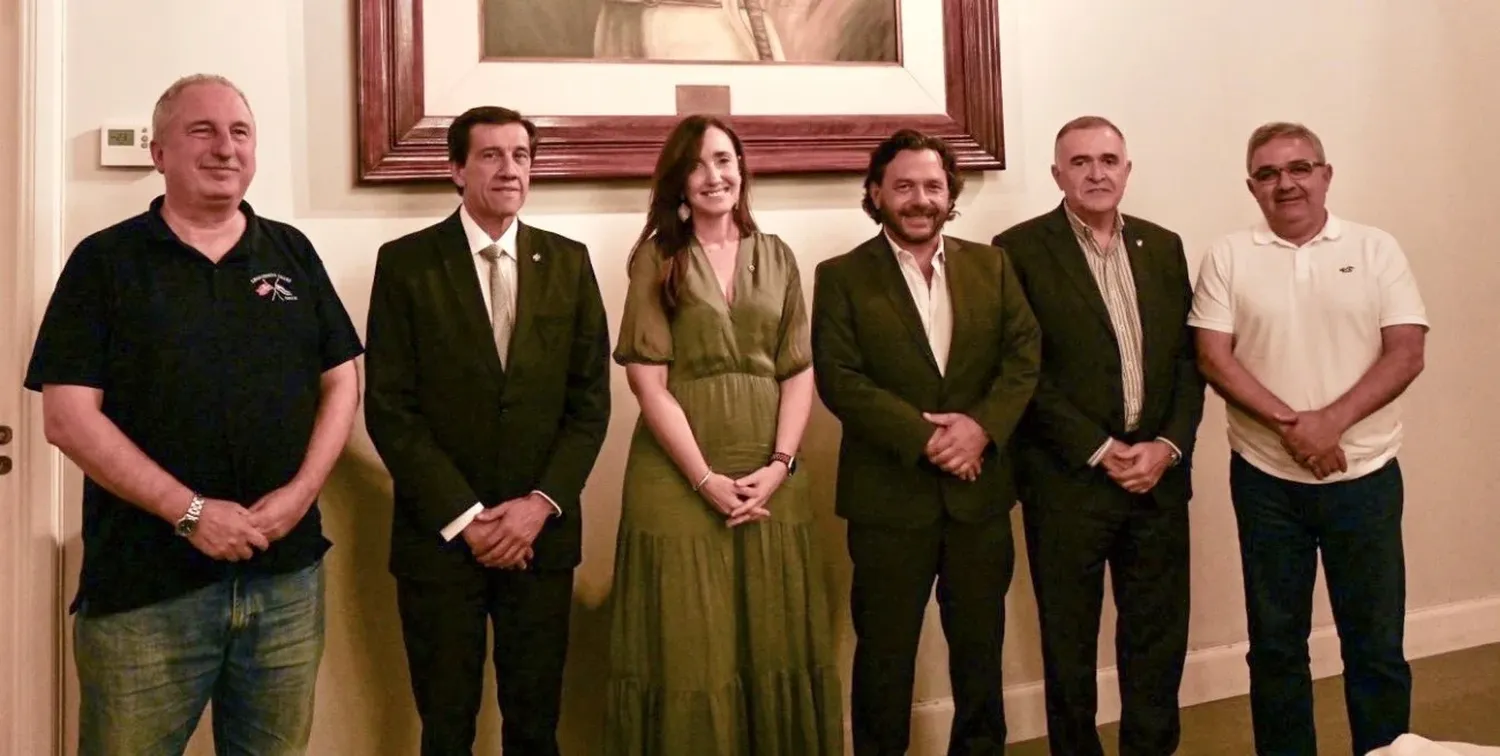 Victoria Villarruel compartió foto en Salta con el gobernador anfitrión Gustavo Sáenz, y los mandatarios de Misiones, Hugo Passalacqua; de Tucumán, Osvaldo Jaldo; de Catamarca, Raúl Jalil, y de Jujuy, Carlos Sadir.