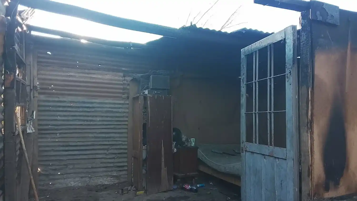 incendio en vivienda precaria en callejón coronato