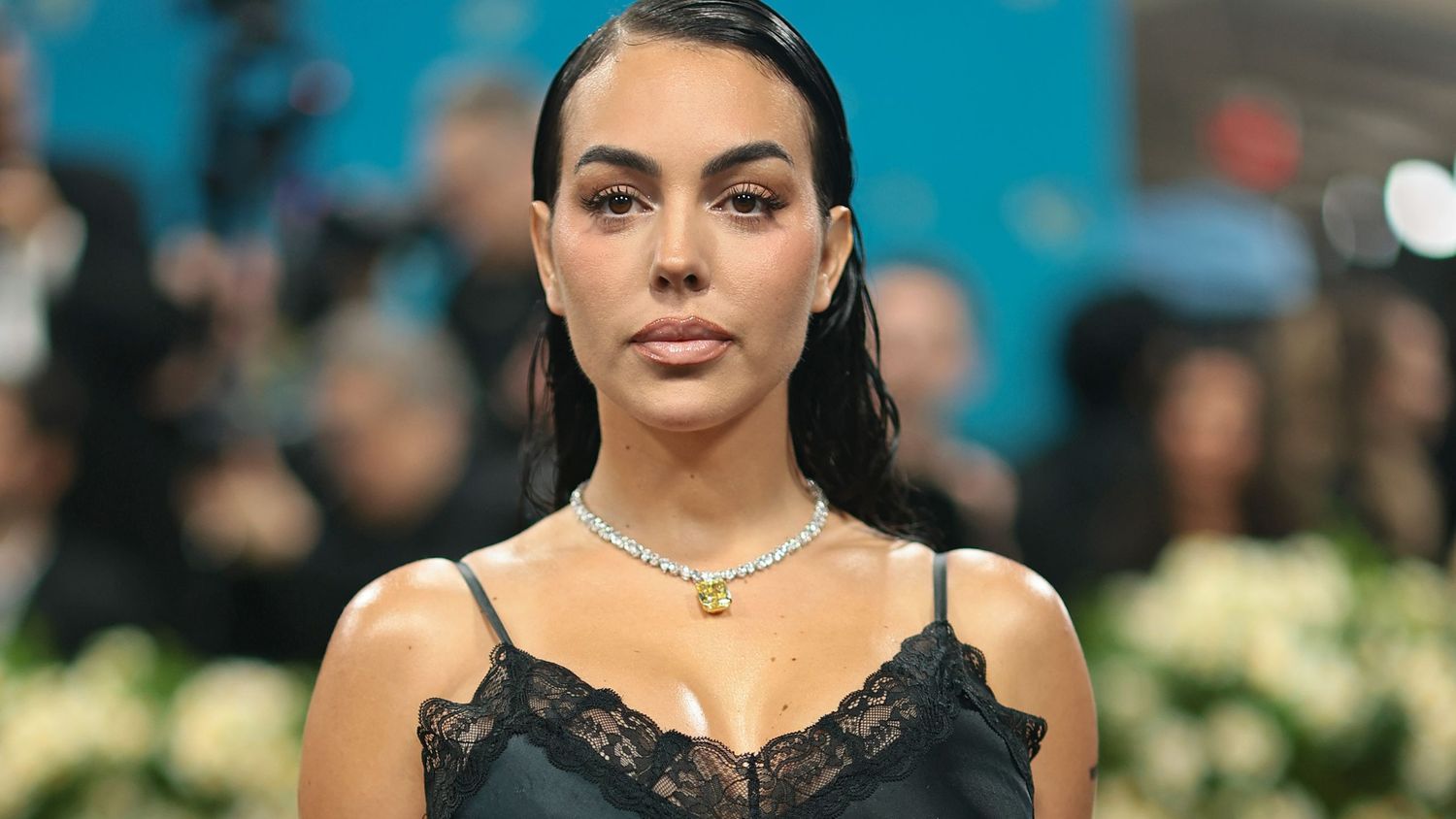 La esposa de Cristiano Ronaldo se posicionó como una de las grandes revelaciones de la noche más importante de la moda/ Vanity Fair