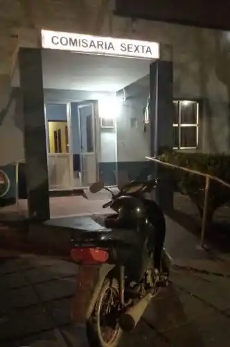 Recuperaron una moto robada tras un operativo en una vivienda del Barrio 338