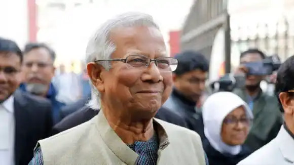 Muhammad Yunus, PREMIO NOBEL de la PAZ, asume gobierno interino de Bangladés