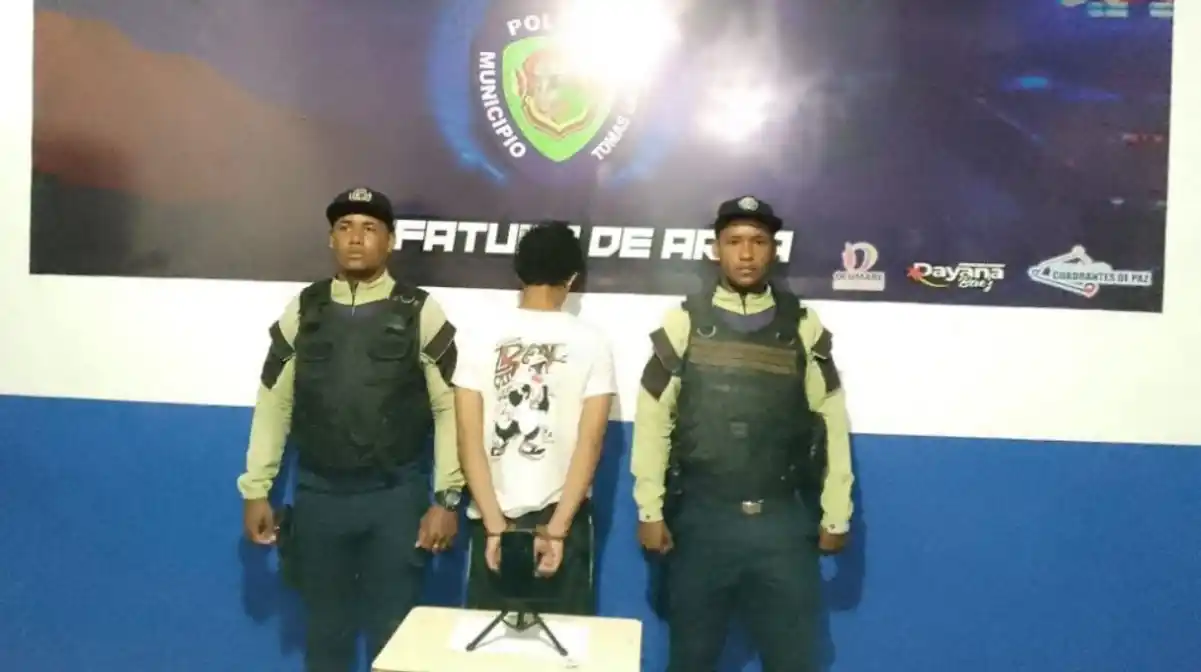 OFRECÍA DINERO A ADOLESCENTES VESTIDOS CON UNIFORME ESCOLAR: capturaron a tiktoker que estaría vinculado a retos virales