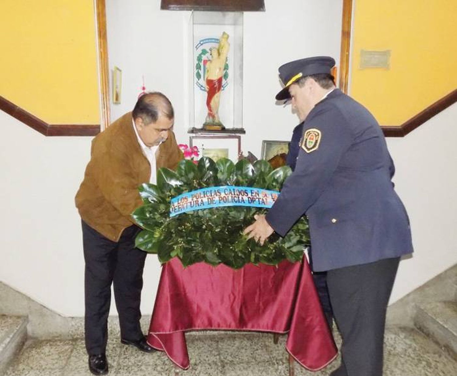 Homenaje a los policías caídos en cumplimiento del deber