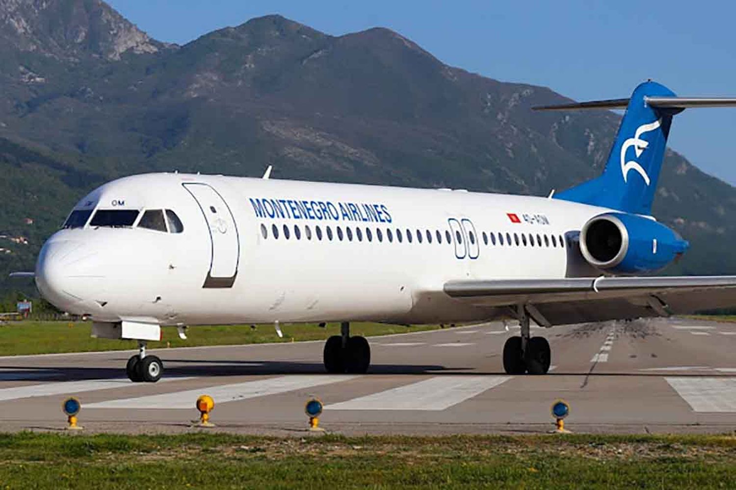 Fokker 100 de Montenegro Airlines