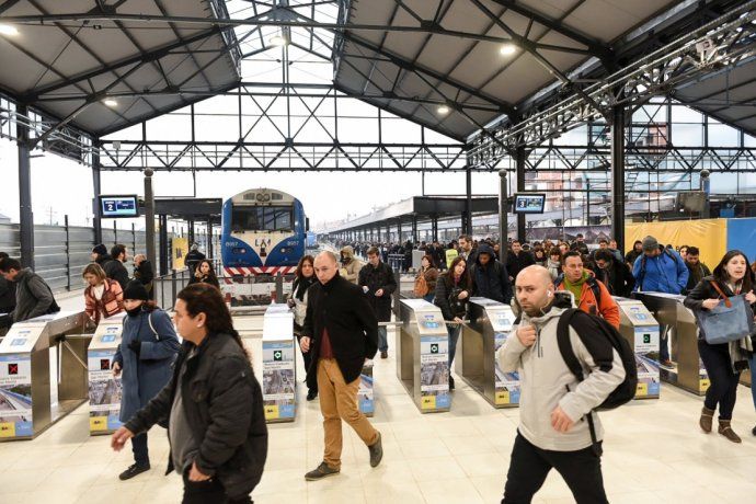 Las fuerzas de seguridad podrán pedir DNI en los trenes que van de Retiro y Lacroze hacia Provincia