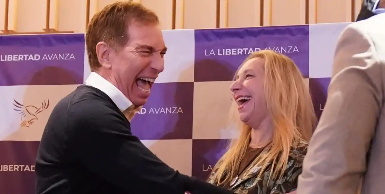 La secretaria General de la Presidencia, Karina Milei, junto al ministro del Interior, Diego Santilli.