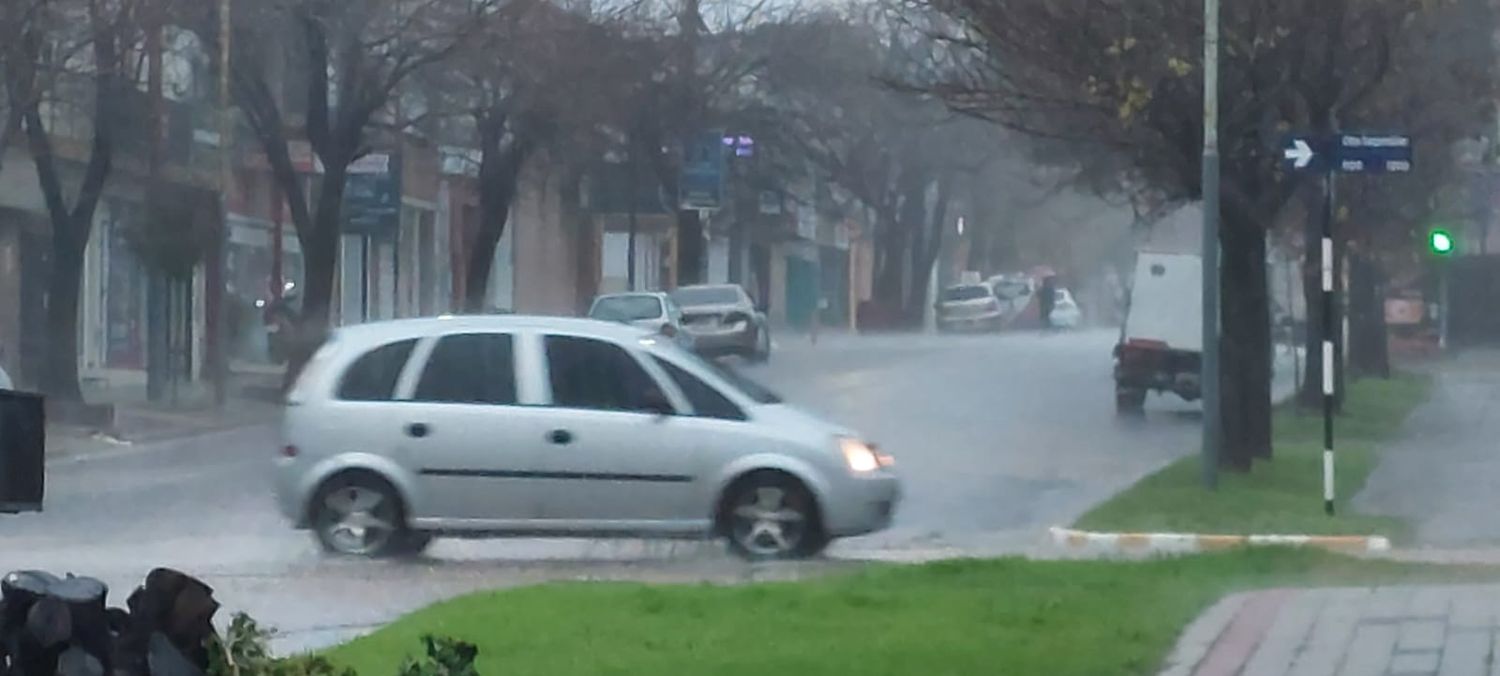 Continúan el alerta por lluvias y tomerntas