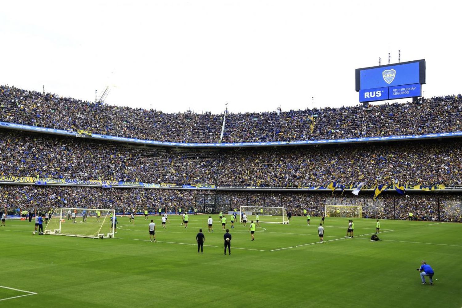 Boca entrenó a puertas abiertas en la previa de la Superfinal