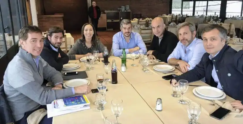 Vidal, Peña y Rodríguez Larreta analizaron encuestas