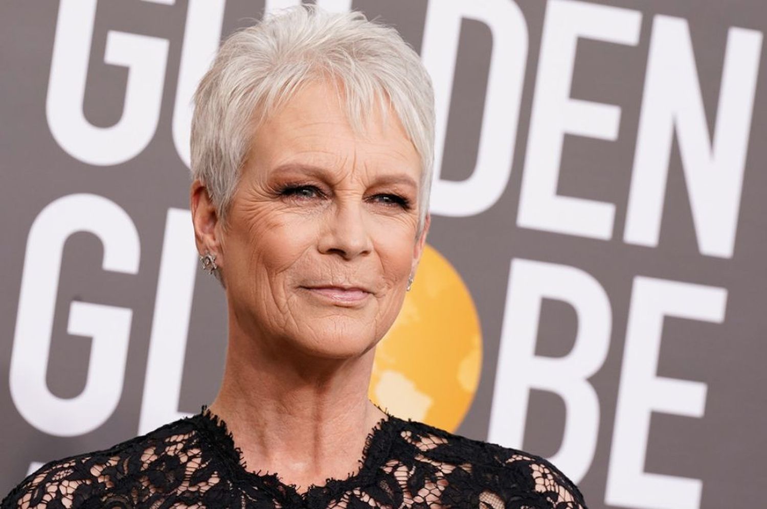 Fuertes críticas a la actriz Jamie Lee Curtis por tener un cuadro con un niño desnudo en su oficina