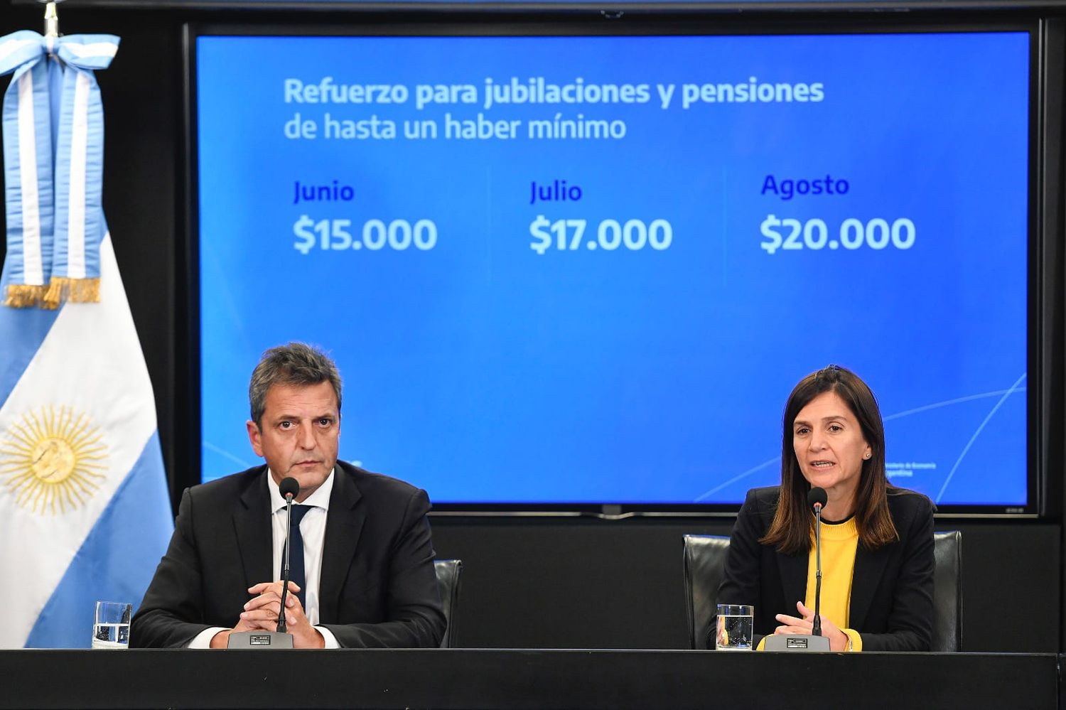 Anunciaron aumento del 21% para jubilaciones, pensiones y asignaciones