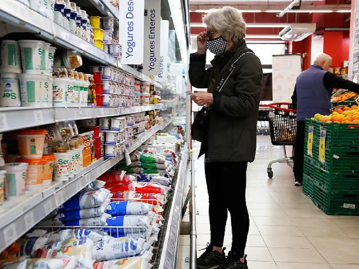 Changuitos vacíos: cómo cambiaron los hábitos de compra y la forma de pago de los argentinos en los supermercados