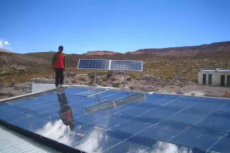 Morales, anfitrión de Peña y Aranguren, en acto de inicio de parque solar
