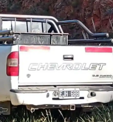 Continúa la búsqueda de la camioneta robada en avenida 2