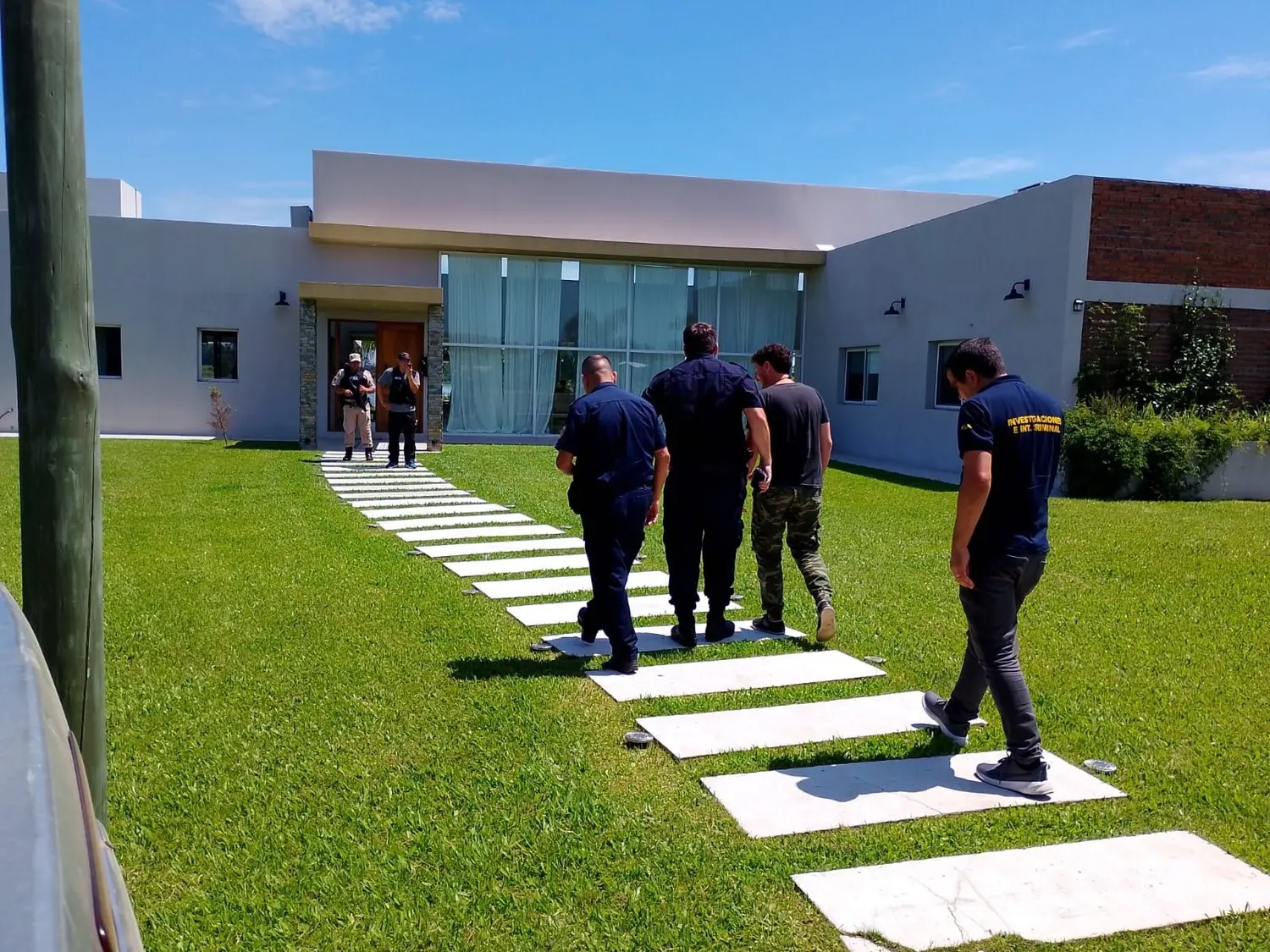 Investigación: secuestran camionetas, embarcaciones y millones de pesos en Concordia
